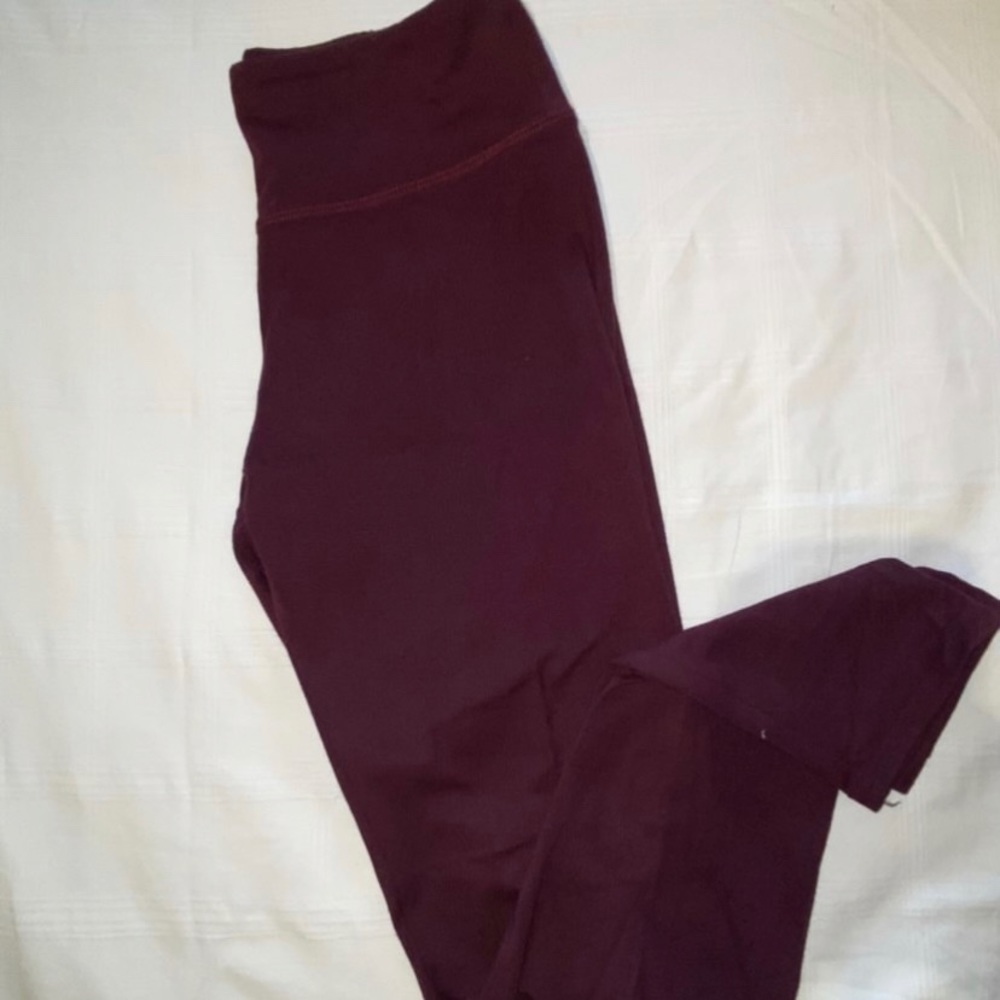 American eagle burgundy leggings